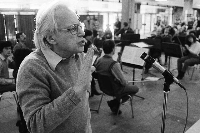 Engagiert und neugierig: Gyrgy Ligeti bei einer Probe 1984  | Foto: IMAGO