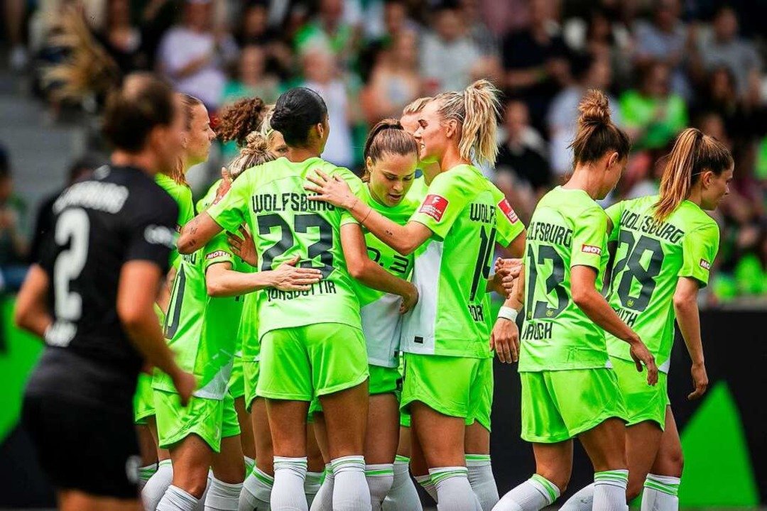 Die VfL-Frauen besiegen im Saisonfinal...te Meistertitel bleibt ihnen verwehrt.  | Foto: IMAGO/nordphoto GmbH / Rauch