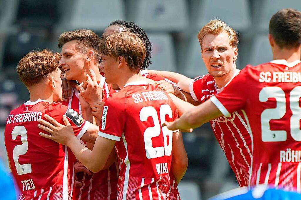 SC Freiburg II Feiert Eine Ganz Besondere Vize-Meisterschaft - SC ...