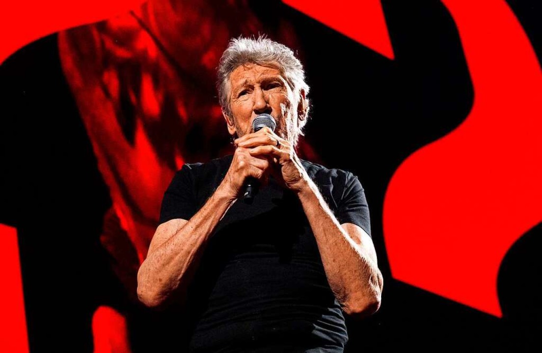 Roger Waters, hier bei seinem Auftritt in Hamburg am 7. Mai  | Foto: Daniel Bockwoldt (dpa)