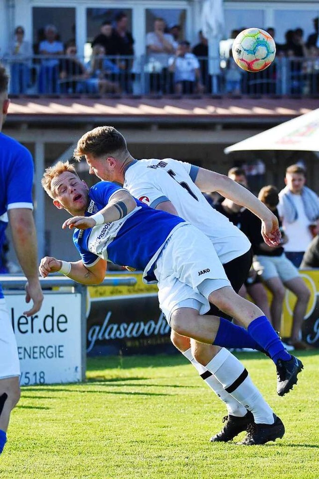 Schieflage: Marvin Schillinger vom SV ...n weiter um den Ligaverbleib frchten.  | Foto: Wolfgang Knstle