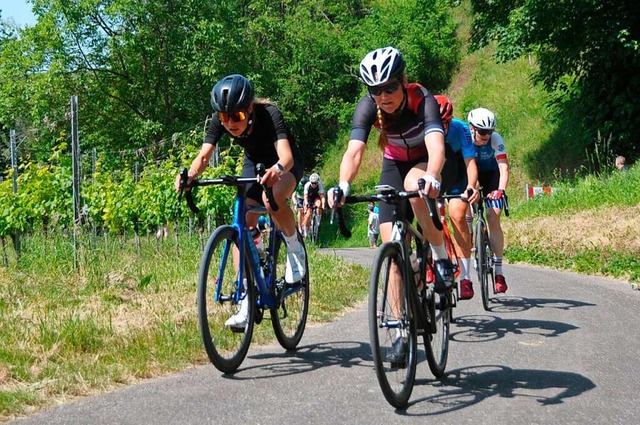 Bei bestem Wetter bezwangen Radsportle...ortlerinnen die Anstiege in den Reben.  | Foto: Sebastian Ehret