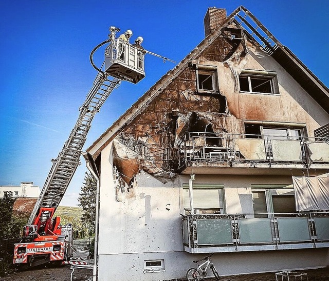 Zwei Wohnungen in diesem Haus in Schallstadt sind nicht mehr bewohnbar.  | Foto: Feuerwehr Schallstadt