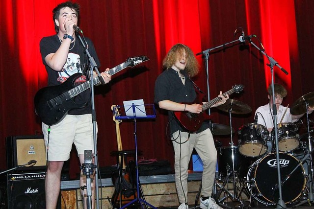 Die Jungs von Altmetall mit einem gran... Musikschule Sdschwarzwald gewannen.   | Foto: Cornelia Liebwein