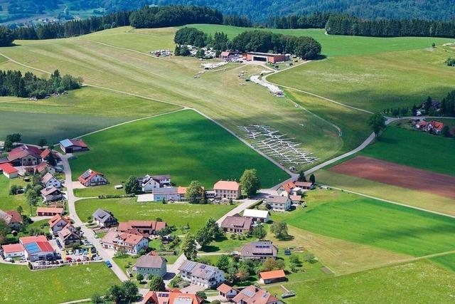 Attraktion beim Segelflugtag in Htten ist ein 67 Jahre altes Flugzeug