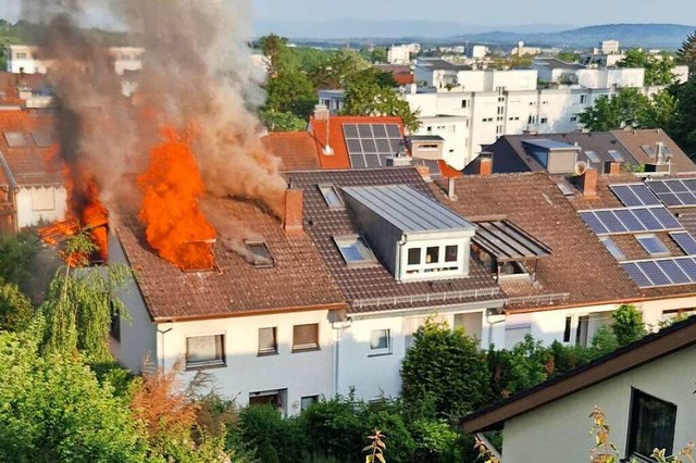 Im Dachgeschoss des Hauses im Laimacke...erzhausen  ist das Feuer ausgebrochen.  | Foto: Ulrike Bernius