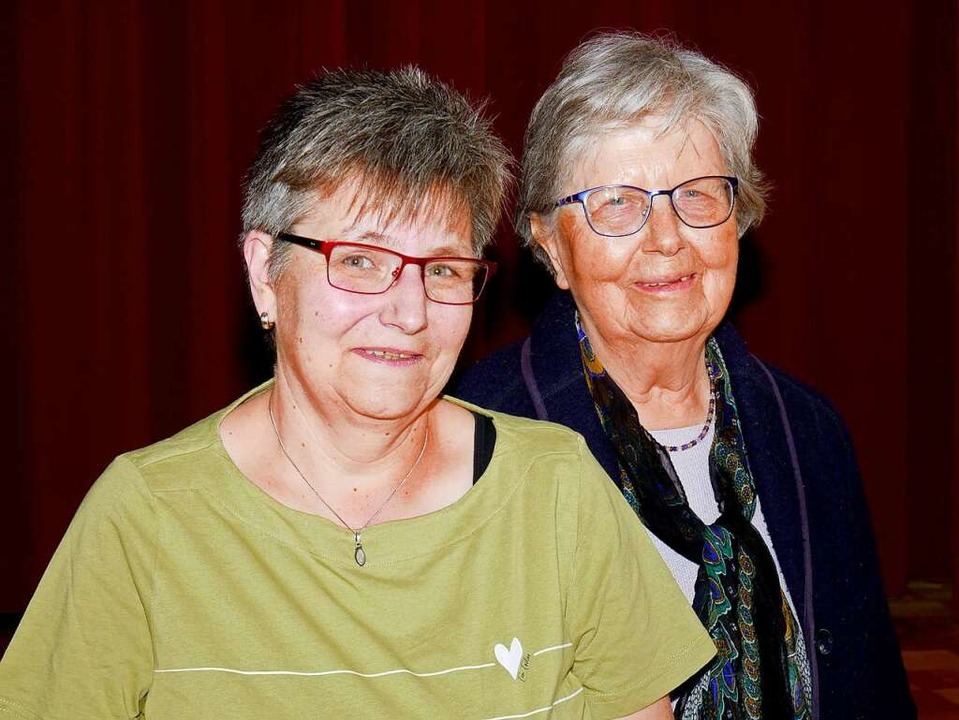 Silvia Passlack (links) und  Christa F...en für 25 Jahre Mitgliedschaft geehrt.  | Foto: privat