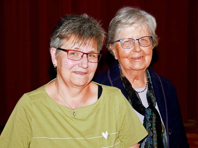 Silvia Passlack (links) und  Christa F...en fr 25 Jahre Mitgliedschaft geehrt.  | Foto: privat