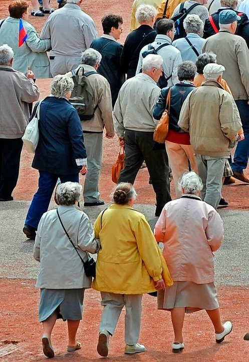 Menschen zwischen 60 und 70 sind Zielg...tärkung der Teilhabe älterer Menschen.  | Foto: Matthias Hiekel