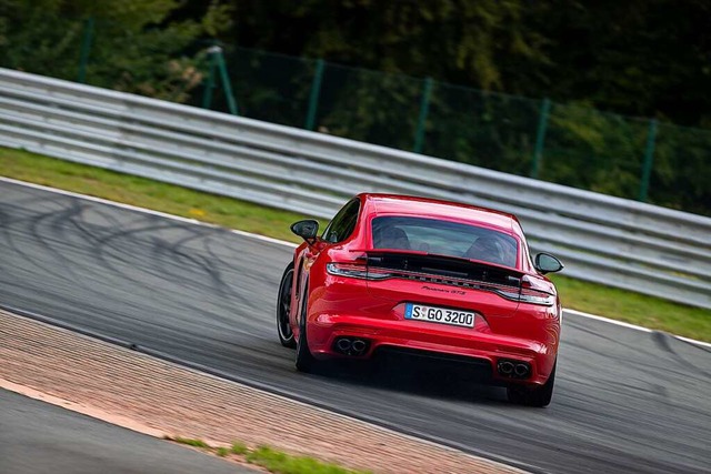 Ein Porsche Panamera GTS soll an einem...en beteiligt gewesen sein. Symbolbild.  | Foto: Werksfoto