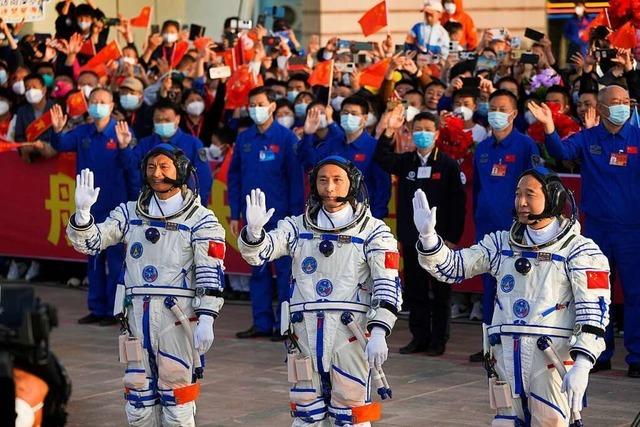 China schickt drei neue Astronauten zu Raumstation 