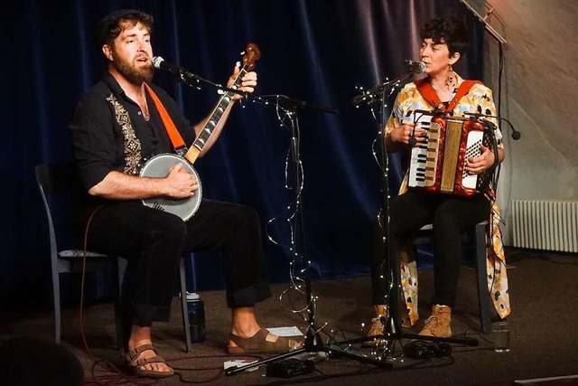 Das Folk- und Weltmusik-Duo Tante Frie...amstag waren sie zu Gast in Ettenheim.  | Foto: Ilona Hge