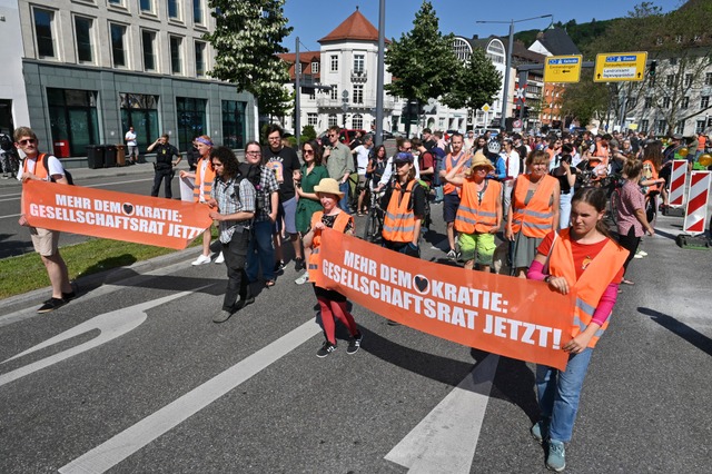 Bei Start des Protestzuges  | Foto: Thomas Kunz