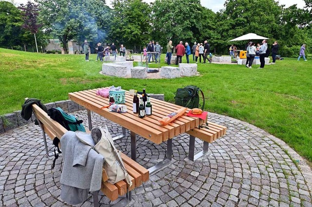 Noch ordentlich: Frisch eingerichtete Grillzone im Seepark.  | Foto: Thomas Kunz