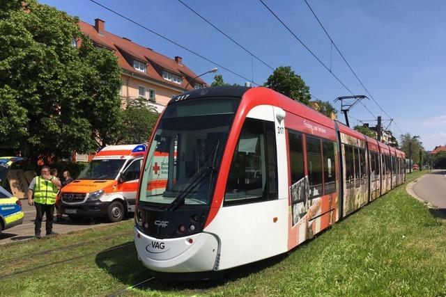 Fußgängerin stirbt nach Unfall mit der Straßenbahn in Freiburg-Wiehre