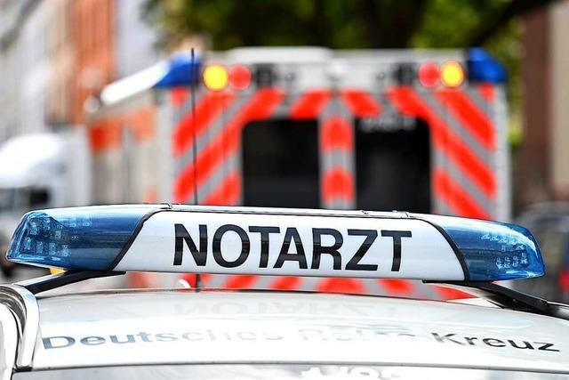 Lkw-Fahrer bersieht in Sthlingen zwei Motorradfahrer