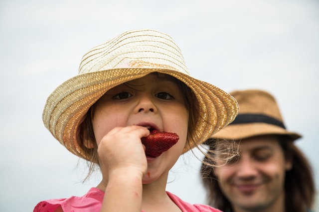 Wer kann bei firschen Erdbeeren schon widerstehen?  | Foto: Christin Klose/dpa-tmn