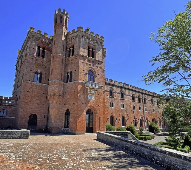 Historischer Ort: Im Castello di Broli...casoli 1871 die Chianti-Formel nieder.  | Foto: Bernhard Krieger (dpa)