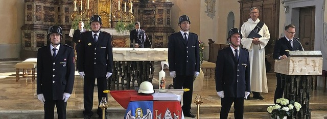 Die Feuerwehr Kappel-Grafenhausen geda...hren Kameraden in einem Gottesdienst.   | Foto: Rudi Rest