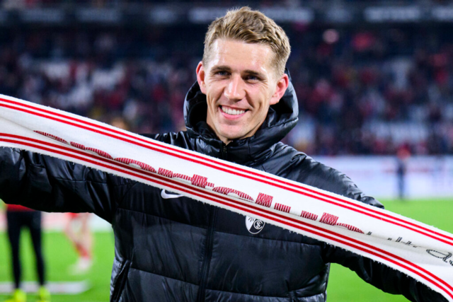 Newsblog: SC-Freiburg-Spieler Nils Petersen verffentlicht Buch
