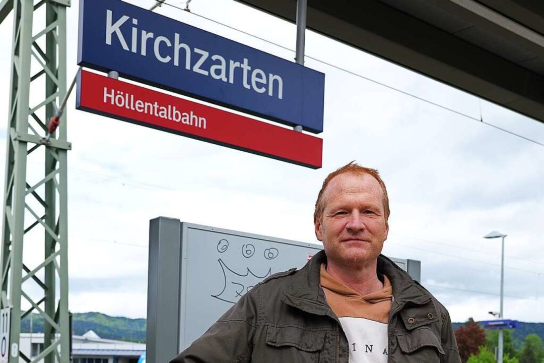 Bernd Kleiner, 52, nerven besonders au... und steckt sich Stöpsel in die Ohren.  | Foto: Anton Schuler