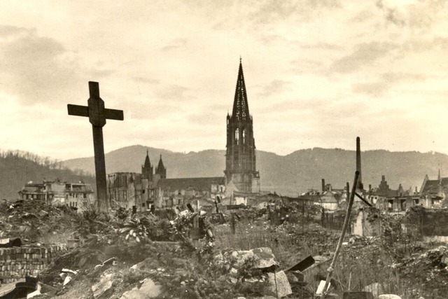 Nach dem Bombenangriff vom 27. November 1944 lag Freiburg in Trmmern.  | Foto: Archiv Hans Sigmund
