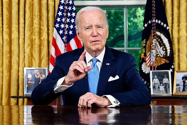 USA, Washington: Joe Biden, Prsident ...en Hauses ber das Haushaltsabkommen.  | Foto: Jim Watson (dpa)