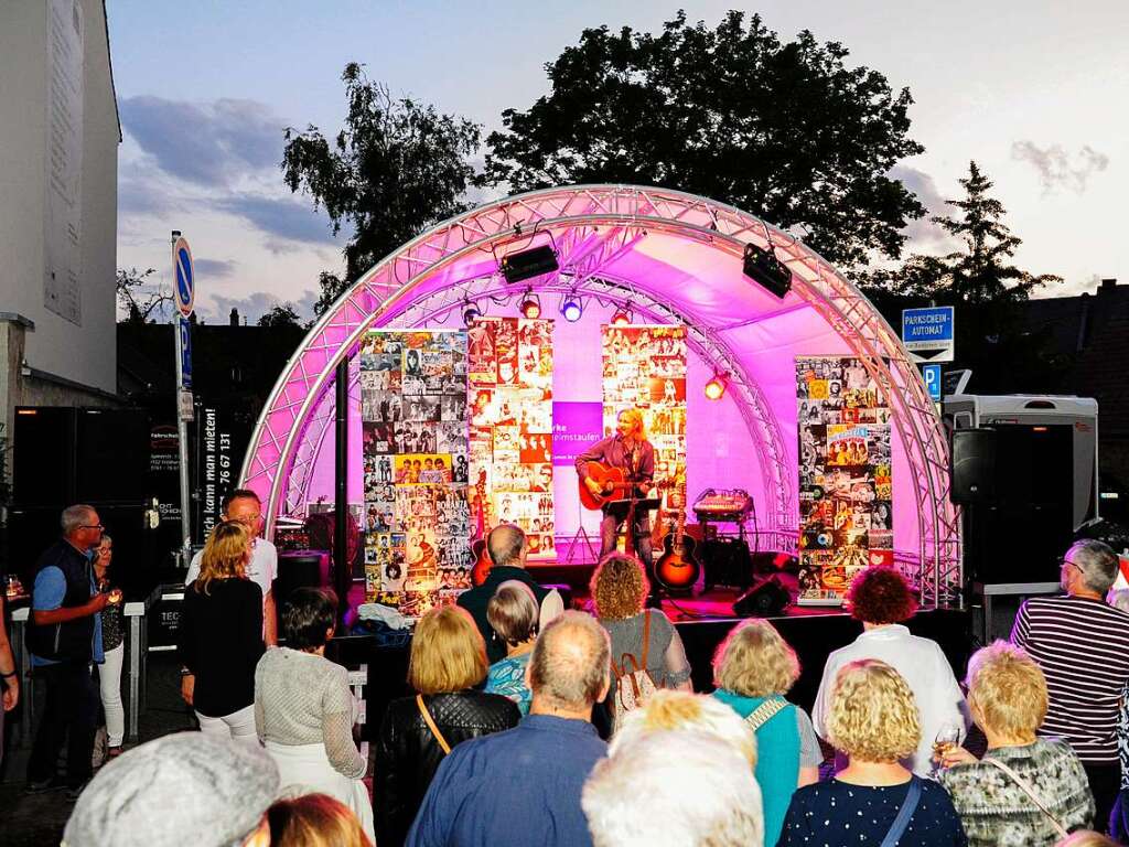 Breites Angebot: Es gab Hits der vergangenen fnfzig Jahre. Besucher tanzten zu den Rhythmen von Mister Flower Power. Am Samstag wurden Kinder zu einem Tanzworkshop eingeladen. Der Sonntag startete mit dem Musikverein Grunern.