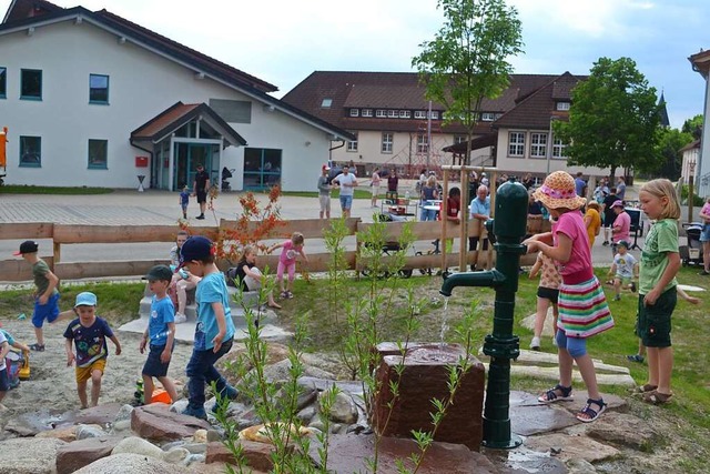 Sand und Wasser &#8211; da lsst sich ... Der Platz ist der Favorit der Kinder.  | Foto: Liane Schilling