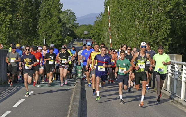 Der Lauf fhrt die Teilnehmer von Hartheim ins franzsische Fessenheim.   | Foto: Leon Lukatis