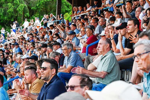 Volle Tribne im Stadion  | Foto: Endrik Baublies