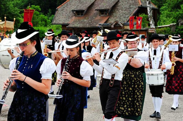 Musik, Trachten und Brauchtum stehen i...s Jubilumsfestes der Trachtenkapelle.  | Foto: Horst Dauenhauer                