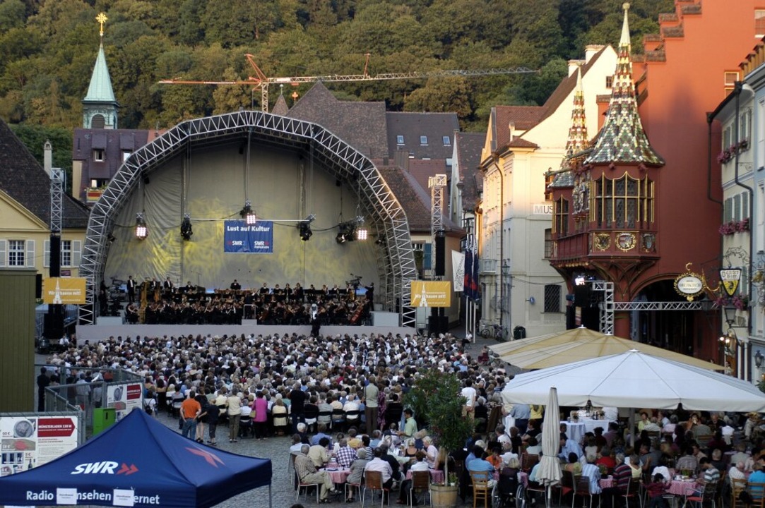 Konzerte auf dem Mnsterplatz gab es s...r 2007 mit dem SWR-Sinfonieorchester.   | Foto: Ingo Schneider