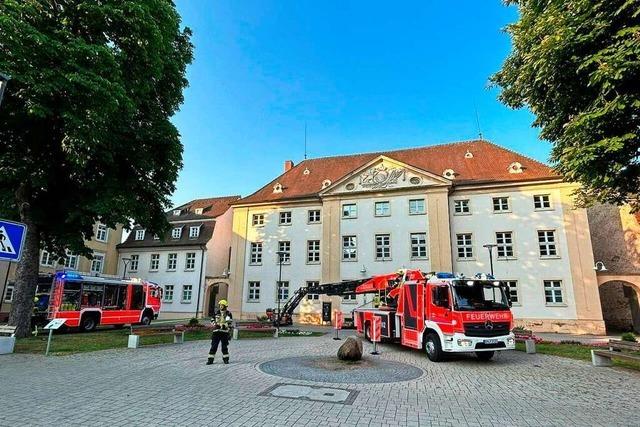 Einsatz im Emmendinger Amtsgericht: Feuerwehr löschte Brand am frühen Morgen