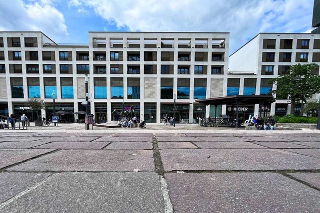 Einzelhndler am Bahnhofsplatz in Lrr...ng der Stadt brachte erste Ergebnisse.  | Foto: Jonas Hirt