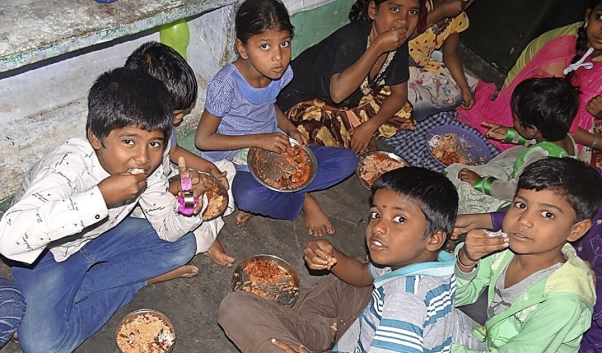 Kinder stehen im Fokus der Arbeit von Gandhi-Care.  | Foto: privat