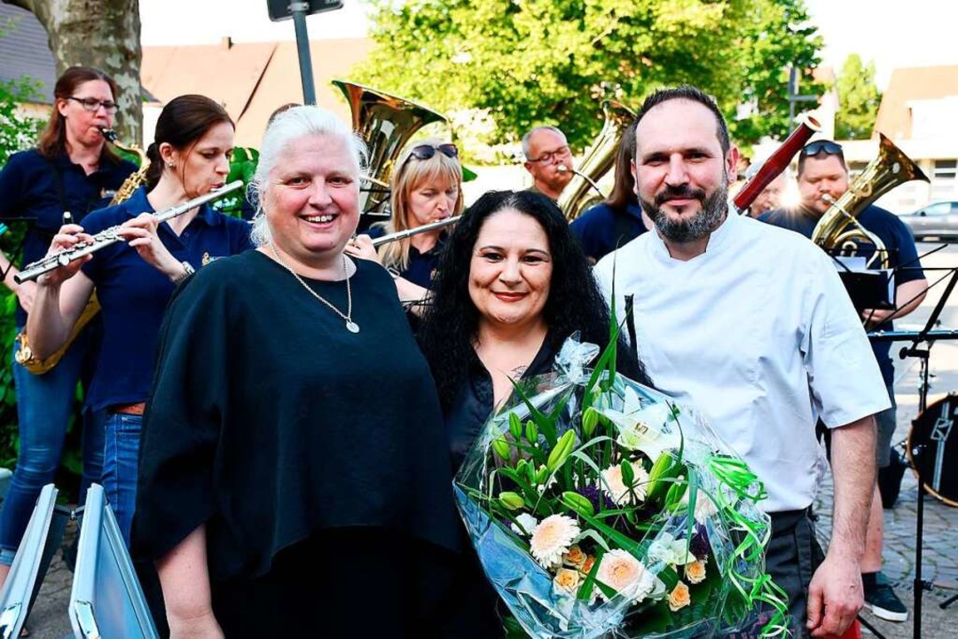 Die Besitzerin des Schwarzen Adlers, S...ceddu und Alfonsina Russo (von links).  | Foto: Heinz und Monika Vollmar