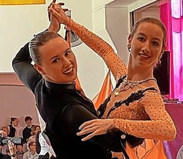 Lea Zausch und Carolin Lammatsch  | Foto: Tanzschule Waldkirch