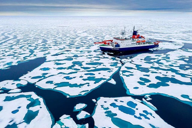 Der deutsche Forschungsschiffs Polarst...schneller zu schmelzen als angenommen.  | Foto: Steffen Graupner