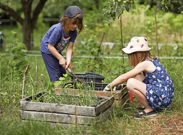 In Tonndorf leben die Kinder wie auf diesem Symbolbild mit der Natur.  | Foto: pikselstock (stock.adobe.com)