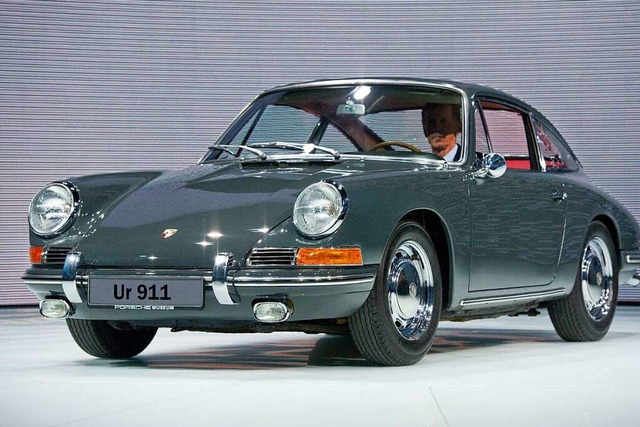 Seit 1963 gibt es den 911er, das Sinnbild eines Sportwagens.  | Foto: Uwe Anspach