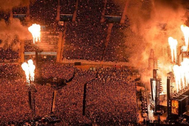 Rammstein in Mnchen: Ein normales Konzert und Proteste am Rand