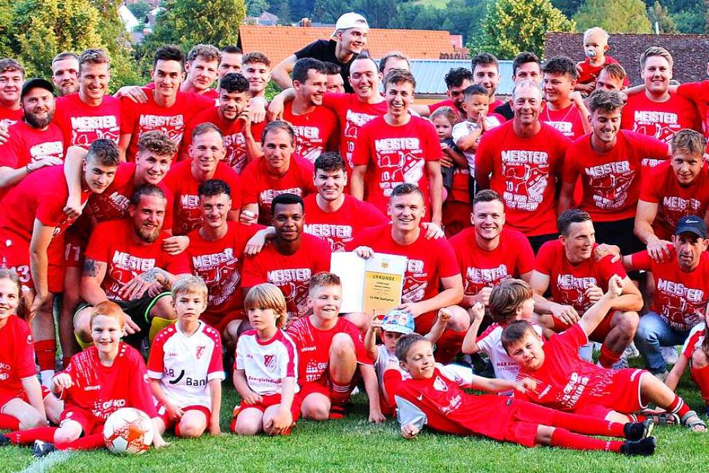 SV Rot-Wei Glottertal Triumphs in District League and Says Farewell to Coach Tobias Müller Moving to FC Denzlingen II