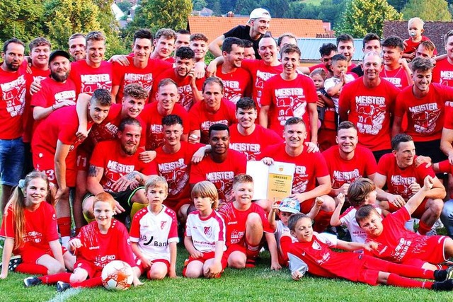 Die Meistermannschaft des SC RW Glotte...n die Tler wieder in der Bezirksliga.  | Foto: Fritz Zimmermann