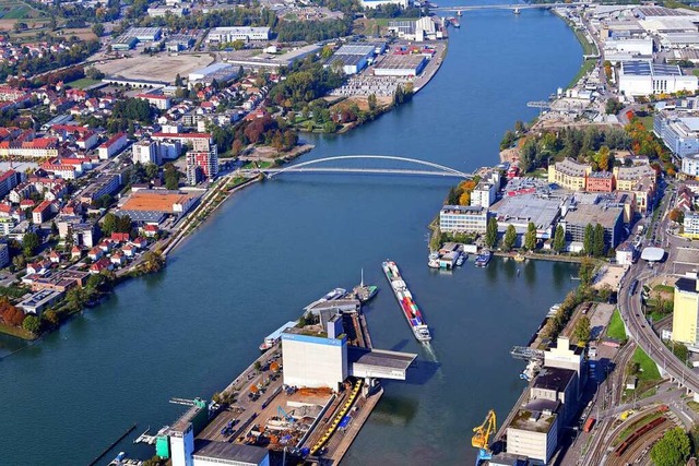 Eine neue Brcke im Basler Rheinhafen ...Weil am Rhein und Hningen verbessern.  | Foto: Erich Meyer