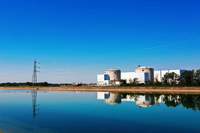 Die alten Reaktoren in Fessenheim sind...cht sich fr den Bau neuer Meiler aus.  | Foto: Philipp von Ditfurth