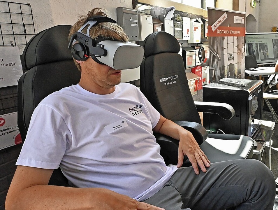 Virtual-Reality-Brillen zum Ausprobieren.  | Foto: Michael Bamberger