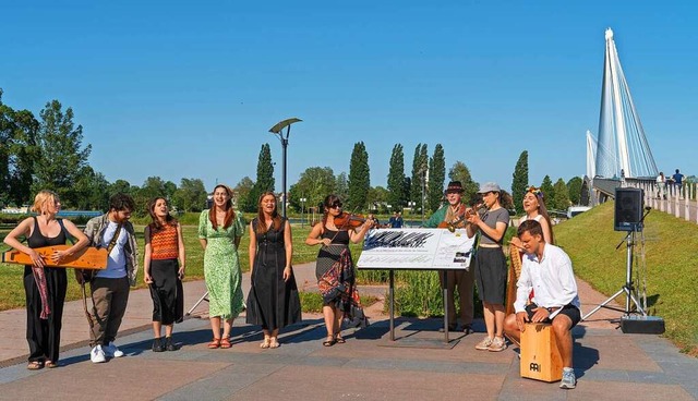 Die kleine Zeremonie am &#8222;Weg der...er Gruppe Papyrus musikalisch umrahmt.  | Foto: Stadt Kehl