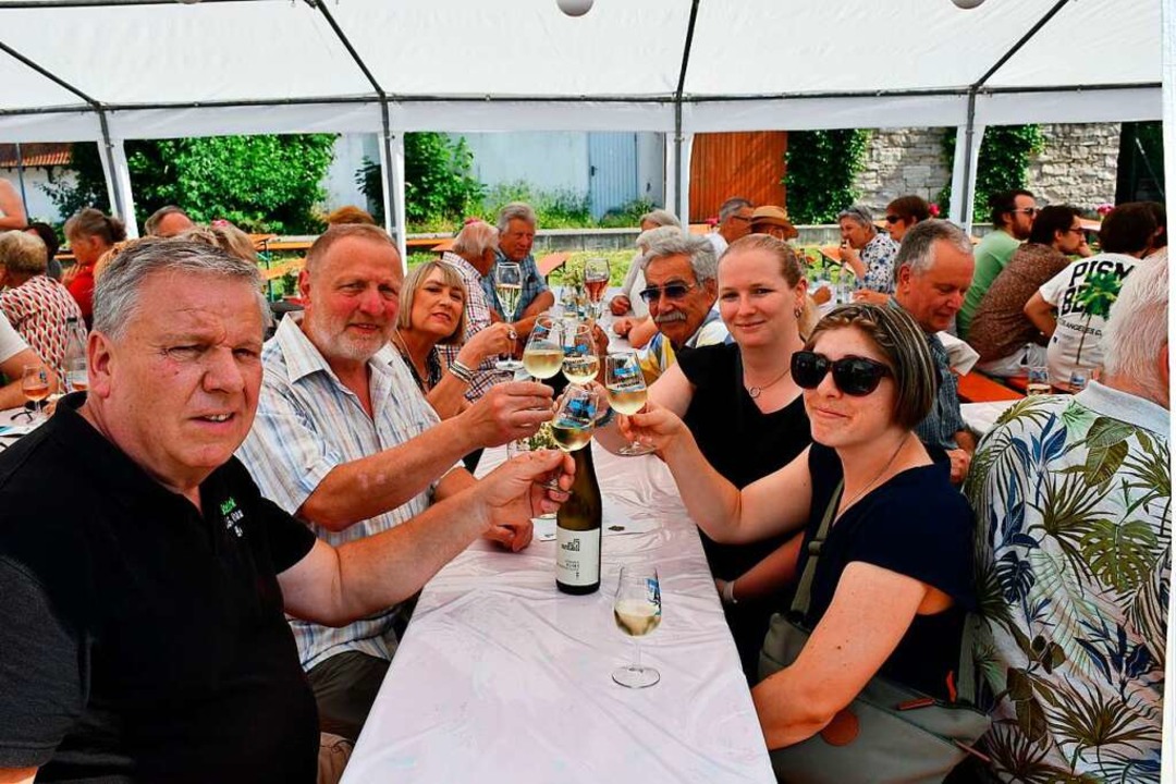 Ein Fest für Weinliebhaber: Sämtliche ...hrgangs 2022 konnten verkostet werden.  | Foto: Heinz und Monika Vollmar
