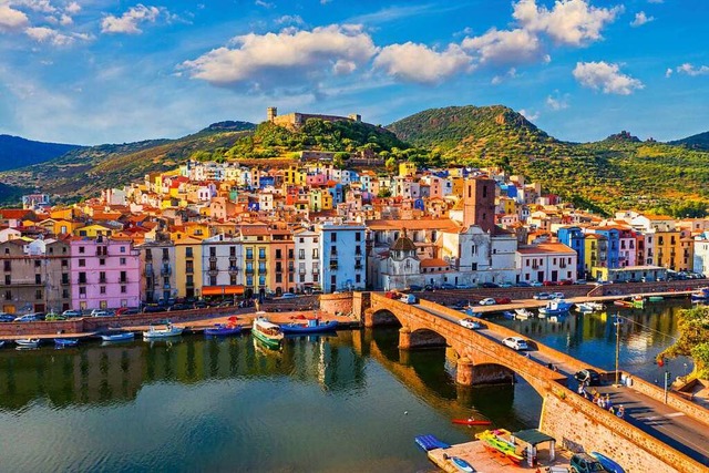 Sardinien ist geprgt von mediterraner Schnheit und kulturellen Schtzen.  | Foto: DaLiu/Shutterstock.com